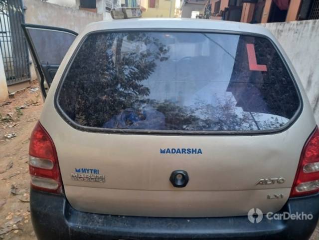 https://stimg2.cardekho.com/images/usedcarimages/large/3-2023/3664261/WhatsAppImage2023-03-26at6.04.46PM.jpg?imwidth=6401