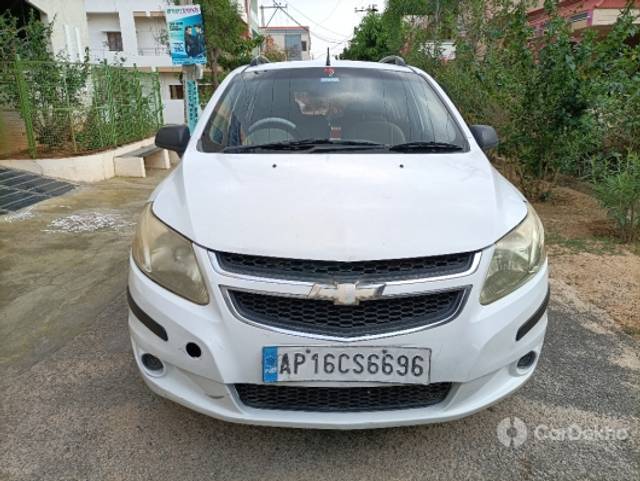 https://stimg2.cardekho.com/images/usedcarimages/large/3-2023/3664460/3.jpg?imwidth=6400