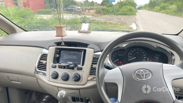https://stimg2.cardekho.com/images/usedcarimages/large/3-2023/3664883/88AF93B8-9281-4FDF-90CF-864BA4EAD275.jpg?imwidth=6402