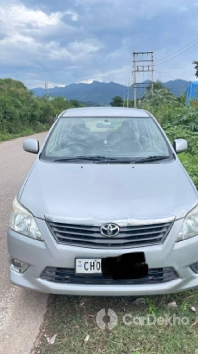 https://stimg2.cardekho.com/images/usedcarimages/large/3-2023/3664883/E491ED53-F176-4418-95C4-6C10E6E52F59.jpg?imwidth=6400