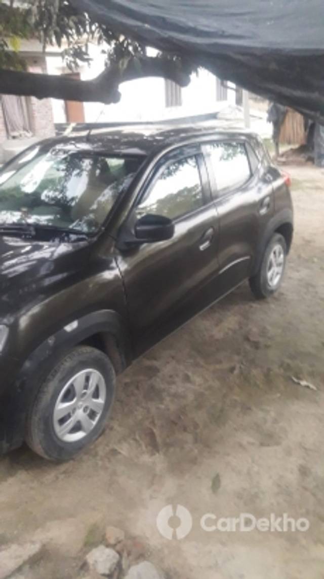 https://stimg2.cardekho.com/images/usedcarimages/large/3-2023/3664907/IMG-20230327-WA0016.jpg?imwidth=6401