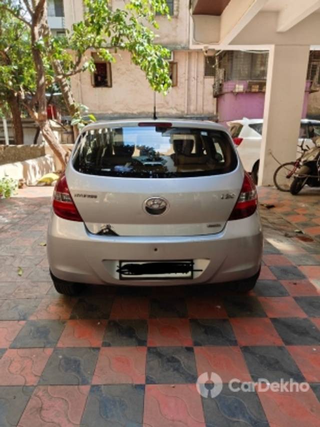 https://stimg2.cardekho.com/images/usedcarimages/large/3-2023/3665186/593C339F-FC51-4BD9-873F-9964C6FF8101.jpg?imwidth=6402