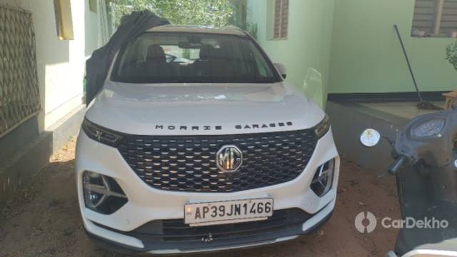 https://stimg2.cardekho.com/images/usedcarimages/large/3-2023/3665323/IMG-20230328-WA0018.jpg?imwidth=6400