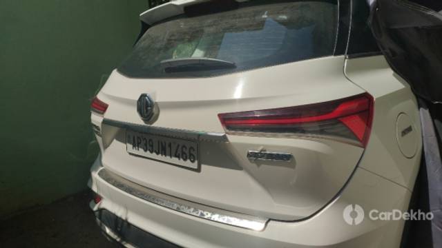 https://stimg2.cardekho.com/images/usedcarimages/large/3-2023/3665323/IMG-20230328-WA0020.jpg?imwidth=6401