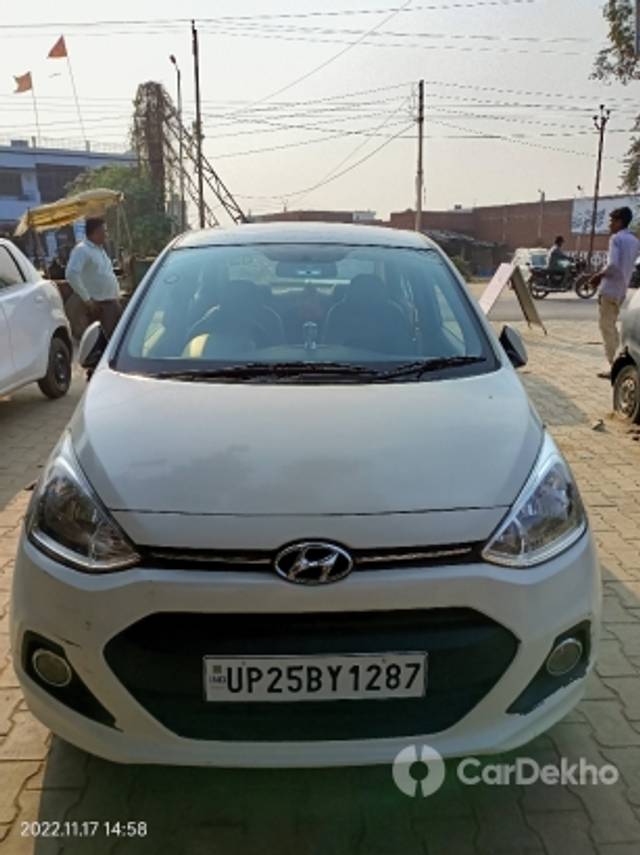 https://stimg2.cardekho.com/images/usedcarimages/large/3-2023/3665349/IMG20221117145816.jpg?imwidth=6400