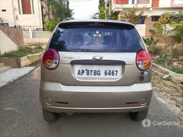 https://stimg2.cardekho.com/images/usedcarimages/large/3-2023/3665406/4.jpg?imwidth=6401