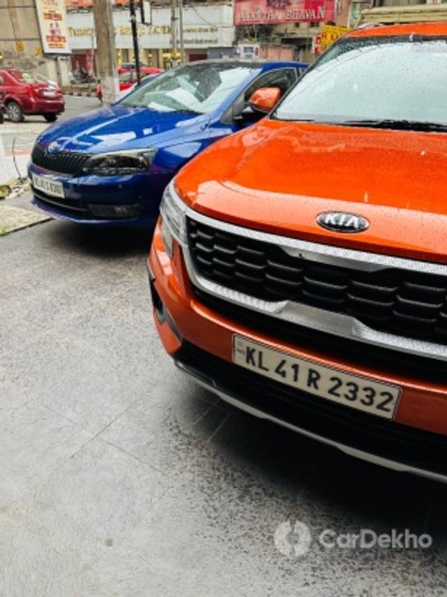 https://stimg2.cardekho.com/images/usedcarimages/large/3-2023/3665530/02031FCB-D465-496E-B102-0F4A67156BE3.jpg?imwidth=6400