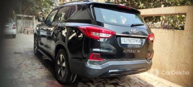 https://stimg2.cardekho.com/images/usedcarimages/large/3-2023/3665561/4BC658EA-CAD3-48FB-B293-F62ABC8FC43E.jpg?imwidth=6401