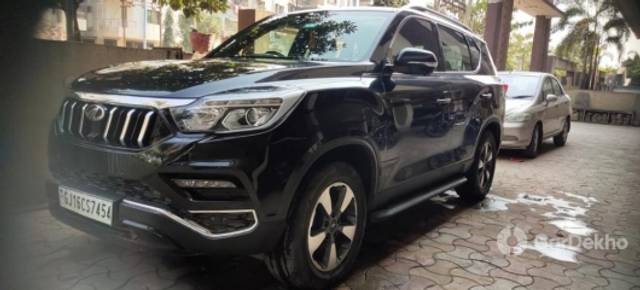 https://stimg2.cardekho.com/images/usedcarimages/large/3-2023/3665561/5701ABC4-E983-4442-B815-C1AEB66D8900.jpg?imwidth=6402