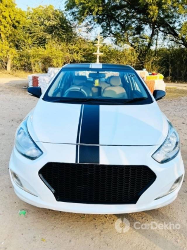 https://stimg2.cardekho.com/images/usedcarimages/large/3-2023/3665747/IMG-20230328-WA0000.jpg?imwidth=6400