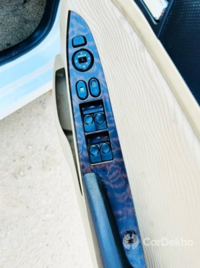https://stimg2.cardekho.com/images/usedcarimages/large/3-2023/3665747/IMG-20230328-WA0002.jpg?imwidth=6402