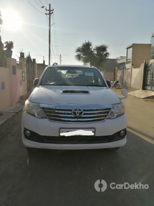 Toyota Fortuner 4x2 4 Speed AT Toyota Fortuner 4x2 4 Speed AT