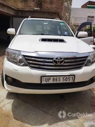 Toyota Fortuner 4x2 4 Speed AT TRD Sportivo Toyota Fortuner 4x2 4 Speed AT TRD Sportivo