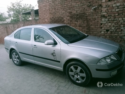 Skoda New Laura 1.8 TSI Ambition Skoda New Laura 1.8 TSI Ambition