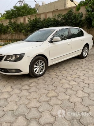 Skoda Superb Elegance 2.0 TDI CR AT Skoda Superb Elegance 2.0 TDI CR AT
