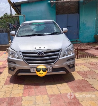 Toyota Innova 2.5 E 7 STR Toyota Innova 2.5 E 7 STR