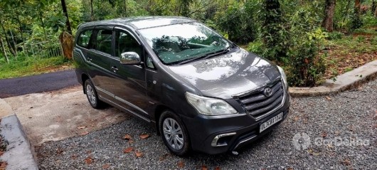 Toyota Innova 2.5 GX 7 STR BSIV Toyota Innova 2.5 GX 7 STR BSIV