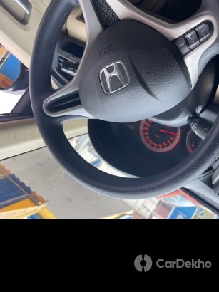 Honda City 1.5 V MT Honda City 1.5 V MT