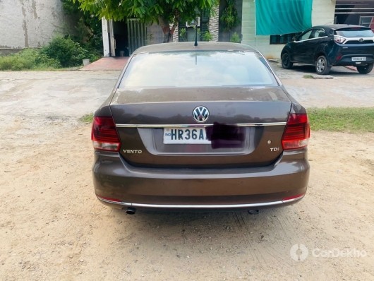 Volkswagen Vento 1.5 TDI Comfortline AT Volkswagen Vento 1.5 TDI Comfortline AT