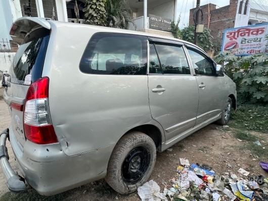 Toyota Innova 2.5 GX (Diesel) 7 Seater BS IV Toyota Innova 2.5 GX (Diesel) 7 Seater BS IV