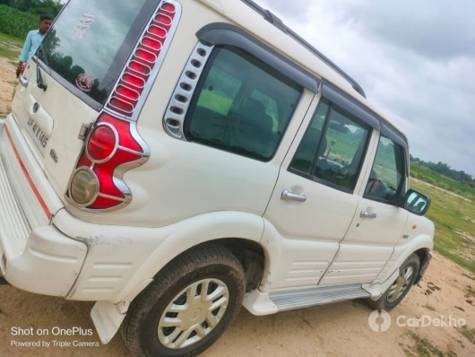 Mahindra Scorpio 2.6 CRDe SLE Mahindra Scorpio 2.6 CRDe SLE