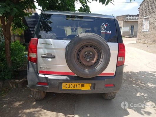 Mahindra TUV 300 T4 Mahindra TUV 300 T4