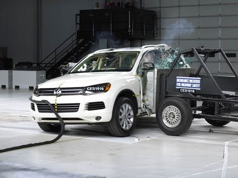 2011 Volkswagen Touareg side crash test
